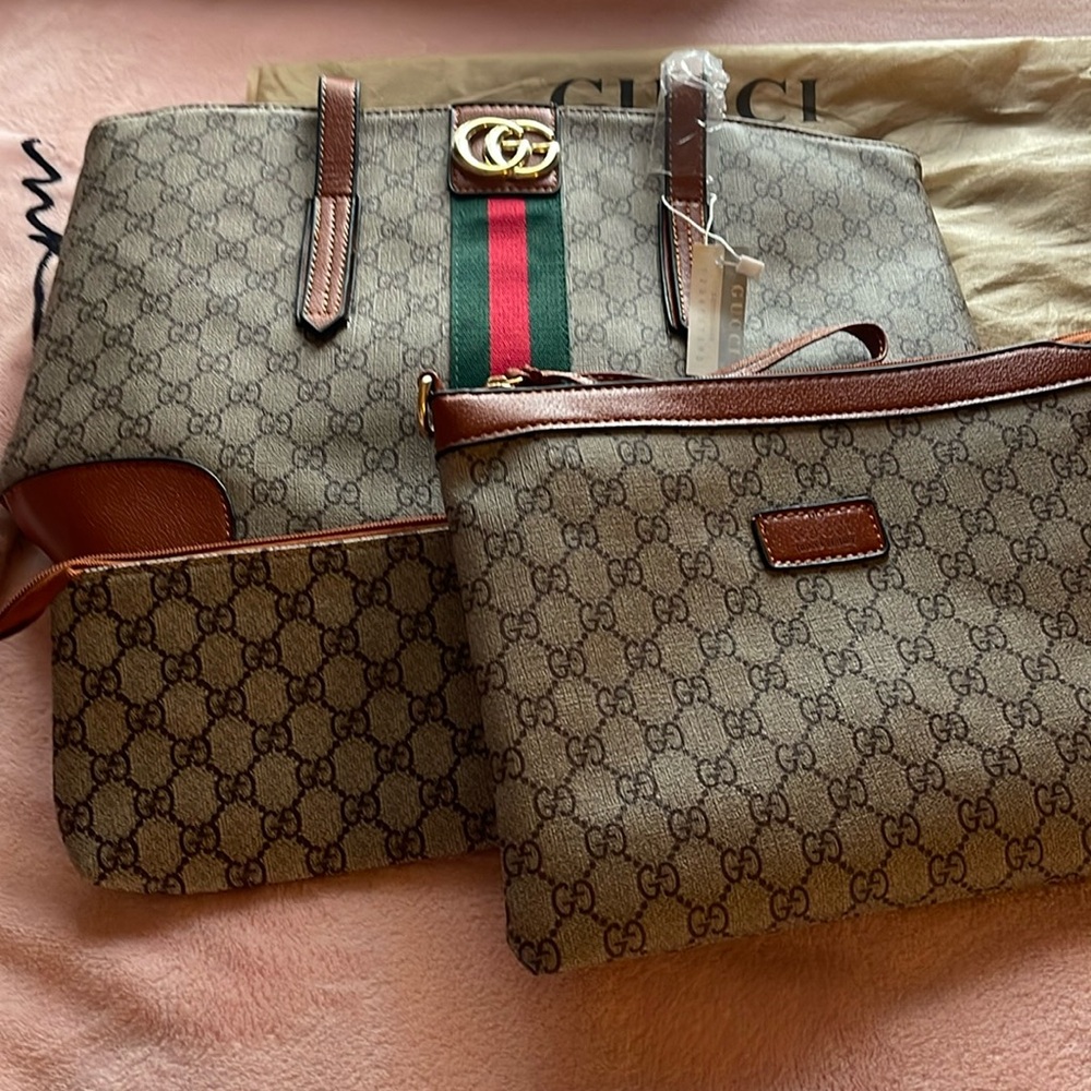 Oringinal Authentic Gucci tote bag, made purely in Italy.